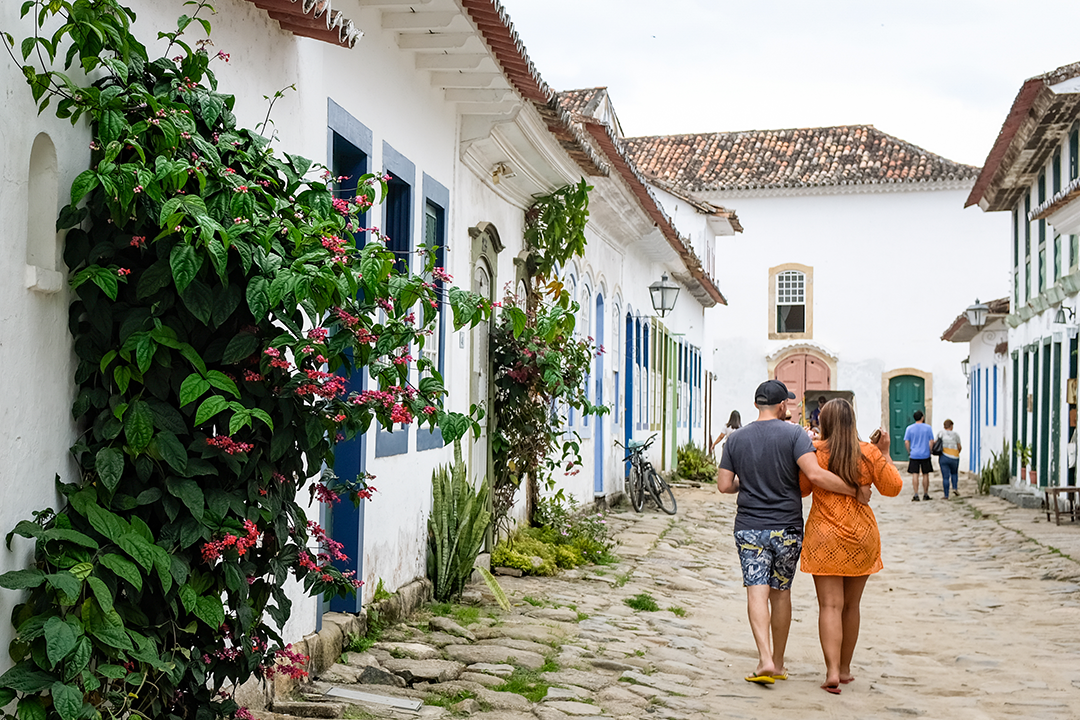 Scenes from a colonial town in Brazil